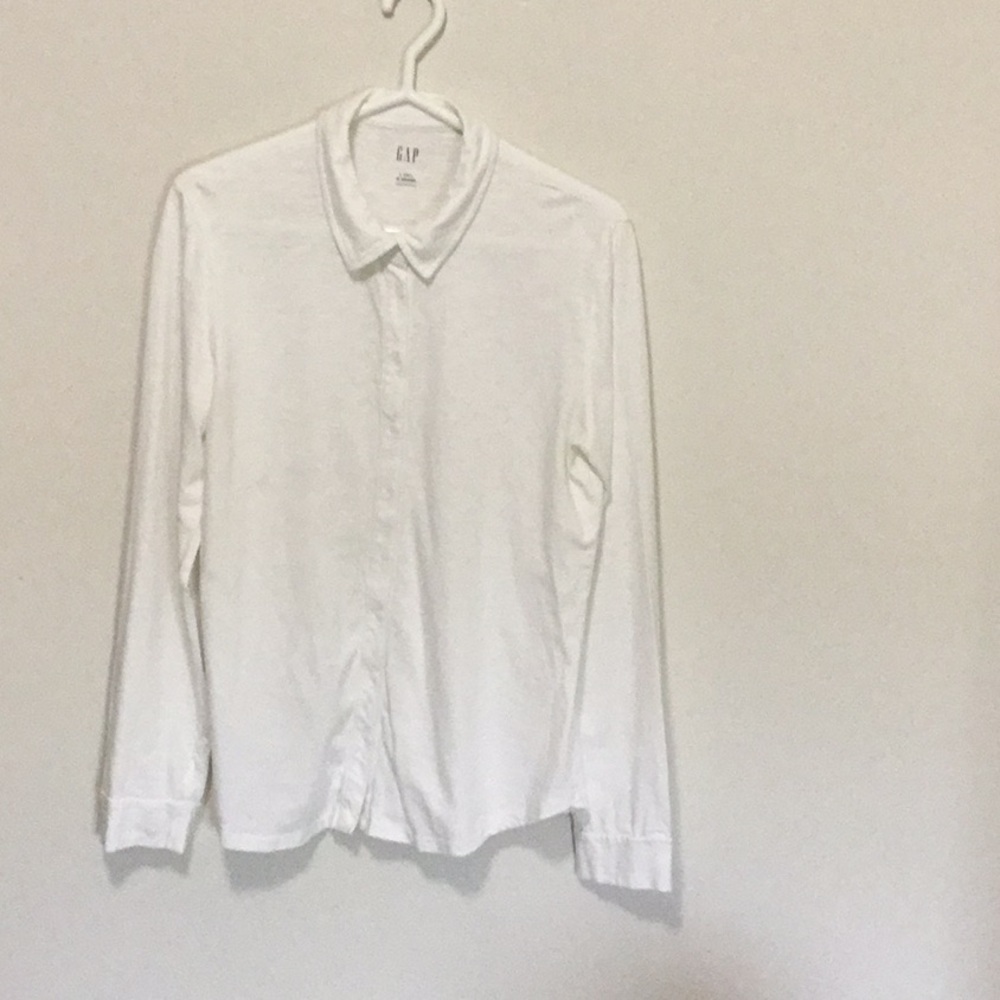 GAP white knit shirt